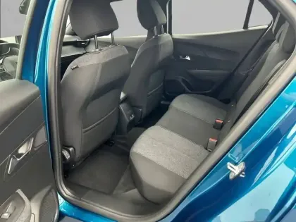 Photo 75 Peugeot 2008  Electrique 50 kWh 136 ch