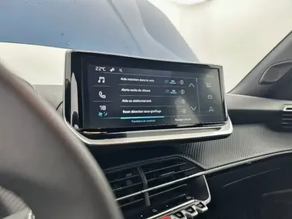 Photo 83 Peugeot 2008  Electrique 50 kWh 136 ch