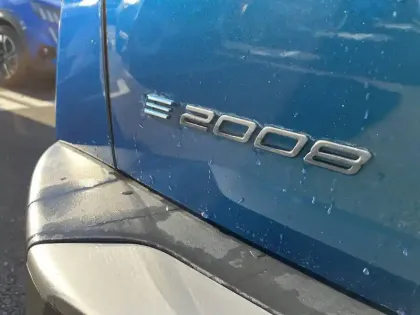 Photo 43 Peugeot 2008  Electrique 50 kWh 136 ch