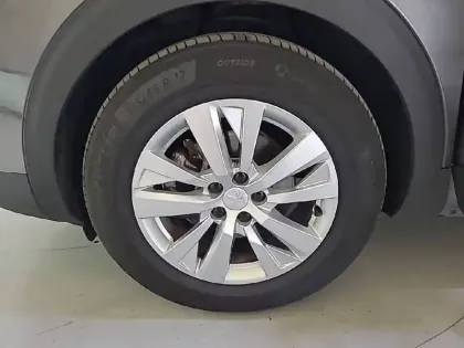 Photo 12 Peugeot 5008  Hybrid 136 e-DCS6