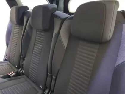 Photo 31 Peugeot 5008  Hybrid 136 e-DCS6