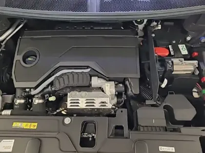 Photo 34 Peugeot 5008  Hybrid 136 e-DCS6