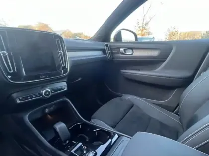 Photo 19 Volvo Xc40  B3 163 ch DCT7