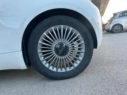 Photo 6 Fiat 500  e 118ch Pack Confort & Style MY23