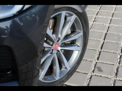 Photo 7 Jaguar F-Pace  P400e Plug-in-Hybrid R-Dynamic SE BVA8 AWD