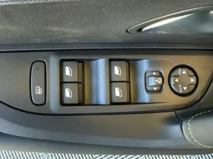 Photo 14 Peugeot 2008  145 GT Hybrid GPS / CAMERA