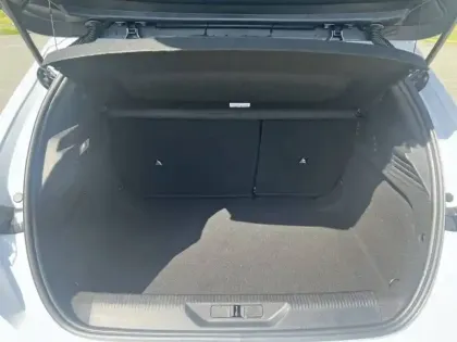 Photo 33 Peugeot 308  Hybrid 145 e-DCS6
