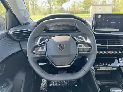 Photo 35 Peugeot 208  Hybrid 110 e-DCS6