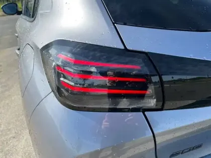 Photo 43 Peugeot 208  Hybrid 110 e-DCS6