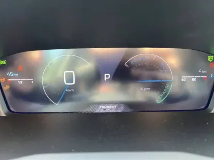 Photo 36 Peugeot 208  Hybrid 110 e-DCS6