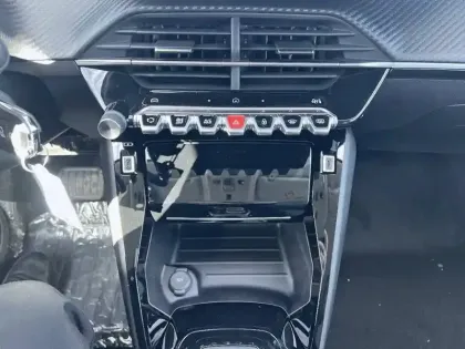 Photo 46 Peugeot 208  Hybrid 110 e-DCS6