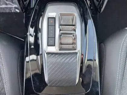 Photo 40 Peugeot 208  Hybrid 110 e-DCS6