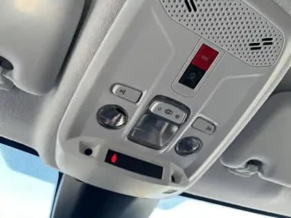 Photo 53 Peugeot 208  Hybrid 110 e-DCS6