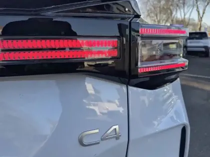 Photo 16 Citroën C4  Hybride 136 e-DCS6