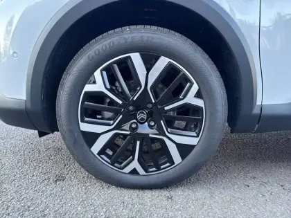 Photo 12 Citroën C4  Hybride 136 e-DCS6