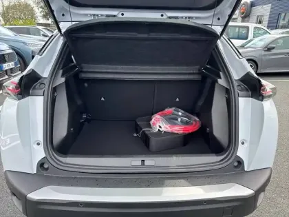 Photo 25 Peugeot 2008  Electrique 50 kWh 136 ch