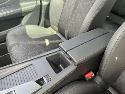 Photo 20 Peugeot 308  Hybrid 136 e-DCS6