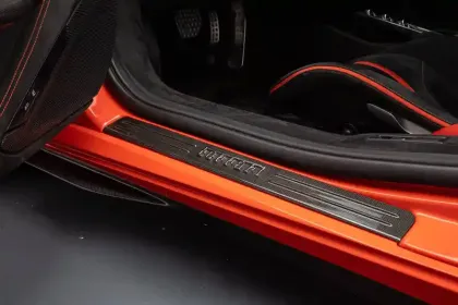 Photo 18 Ferrari F8  Tributo 3.9  V8 BiTurbo 720ch