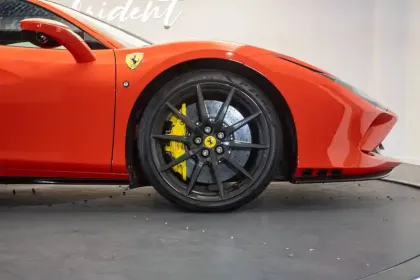 Photo 9 Ferrari F8  Tributo 3.9  V8 BiTurbo 720ch