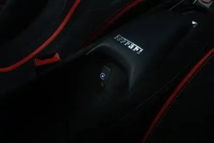 Photo 25 Ferrari F8  Tributo 3.9  V8 BiTurbo 720ch