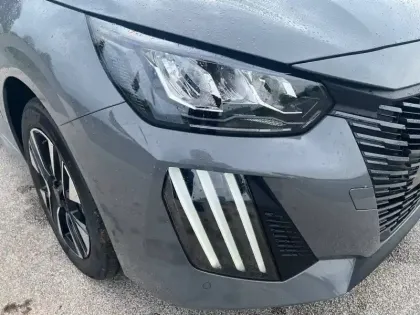 Photo 46 Peugeot 208  Hybrid 110 e-DCS6