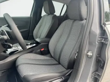 Photo 41 Peugeot 208  Hybrid 110 e-DCS6