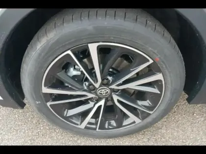 Photo 14 Toyota C-HR  2.0 Hybride Rechargeable 225ch Collection MY25