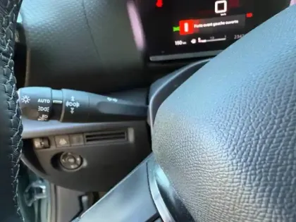 Photo 10 Citroën C4  PureTech 130ch S&S Shine