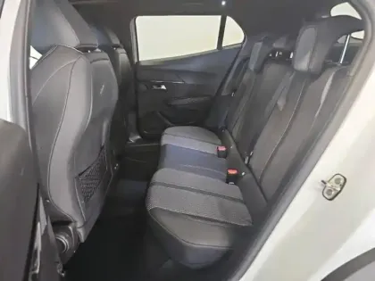 Photo 11 Peugeot 2008  1.2 PureTech 130ch S&S GT EAT8