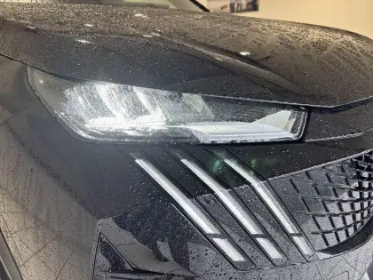 Photo 36 Peugeot 5008  Electrique 73 kWh 210 ch