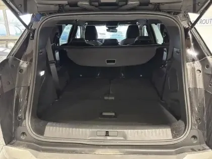 Photo 26 Peugeot 5008  Electrique 73 kWh 210 ch