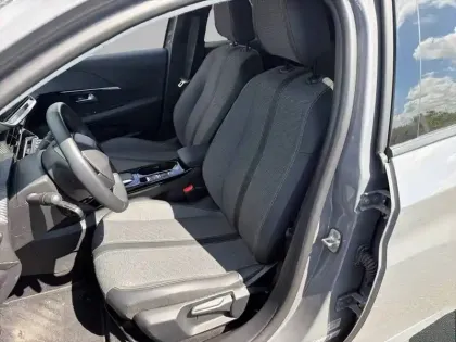 Photo 10 Peugeot 208  Electrique 54 kWh 156ch