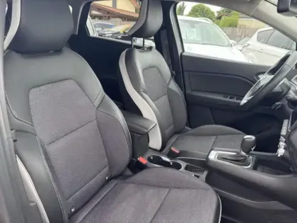 Photo 10 Renault Captur  1.6 E-Tech hybride 145ch Intens -21