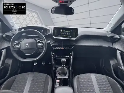 Photo 31 Peugeot 2008  PureTech 130 S&S BVM6
