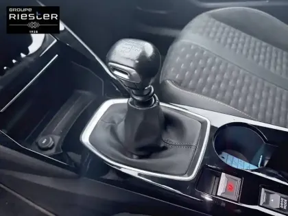 Photo 37 Peugeot 2008  PureTech 130 S&S BVM6