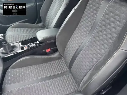 Photo 34 Peugeot 2008  PureTech 130 S&S BVM6