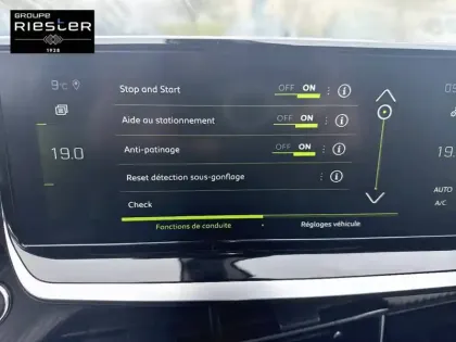 Photo 44 Peugeot 2008  PureTech 130 S&S BVM6