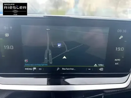 Photo 41 Peugeot 2008  PureTech 130 S&S BVM6