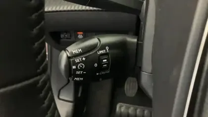 Photo 16 Peugeot 2008  PureTech 100 S&S BVM6 Active