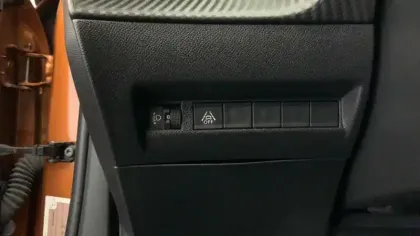 Photo 18 Peugeot 2008  PureTech 100 S&S BVM6 Active