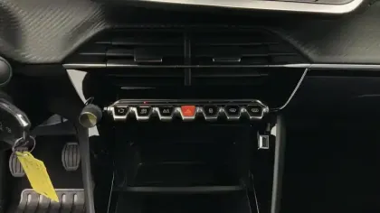 Photo 12 Peugeot 2008  PureTech 100 S&S BVM6 Active