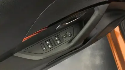 Photo 17 Peugeot 2008  PureTech 100 S&S BVM6 Active