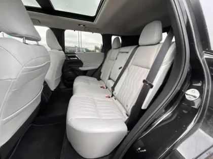 Photo 26 Mitsubishi Outlander  2.4 PHEV 306ch Instyle 4WD