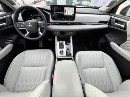 Photo 29 Mitsubishi Outlander  2.4 PHEV 306ch Instyle 4WD
