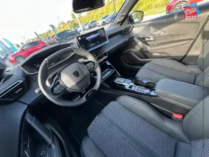 Photo 14 Peugeot 208  1.2 Hybrid 110ch GT e-DCS6