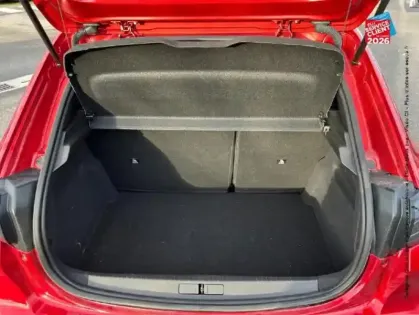 Photo 13 Peugeot 208  1.2 Hybrid 145ch GT e-DCS6