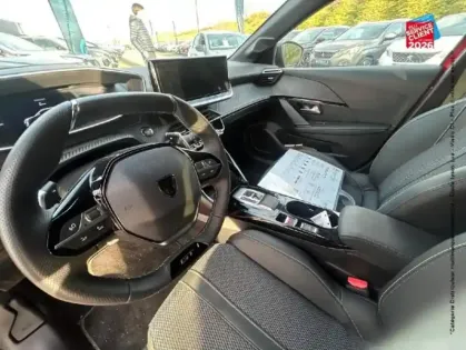 Photo 14 Peugeot 208  1.2 Hybrid 145ch GT e-DCS6