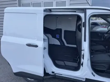 Photo 8 Ford Transit Courier Fourgonnette 1.0 EcoBoost 100ch Trend