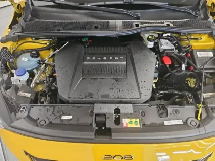 Photo 9 Peugeot 208  e- 136ch GT Pack