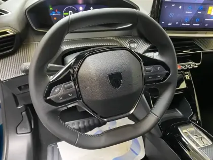 Photo 35 Peugeot 2008  Electrique 54 kWh 156 ch